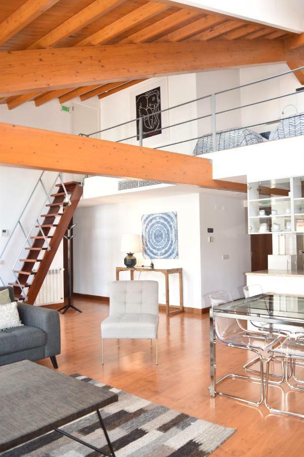 Architect-Designed Loft In A Historic Hilltop Neighborhood Lissabon Buitenkant foto
