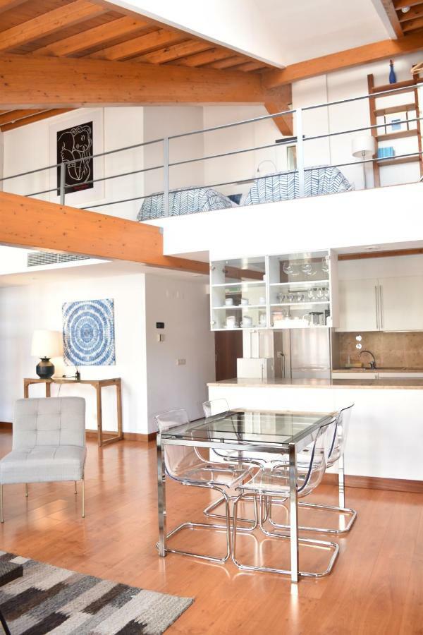 Architect-Designed Loft In A Historic Hilltop Neighborhood Lissabon Buitenkant foto