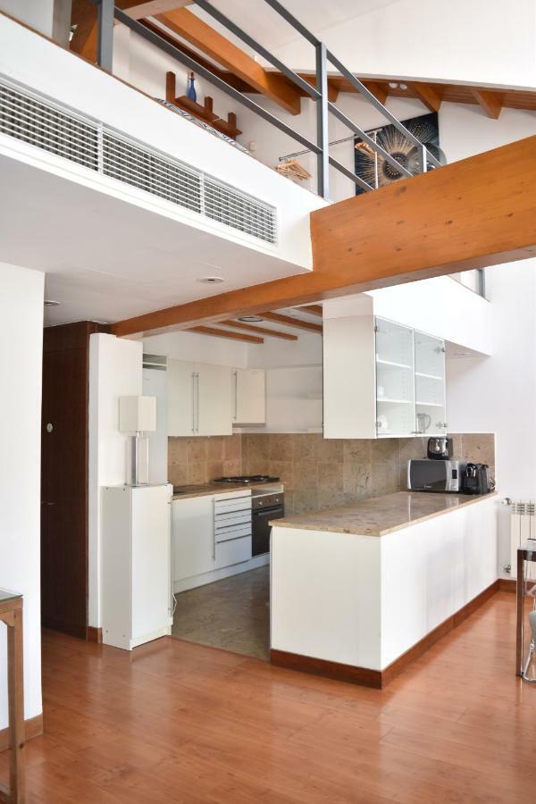 Architect-Designed Loft In A Historic Hilltop Neighborhood Lissabon Buitenkant foto